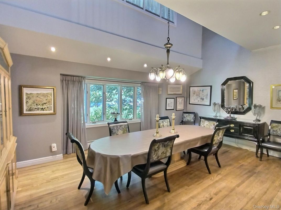 Chandelier, Dining room, Interior, Recessed Lighting, Wood Texture Flooring