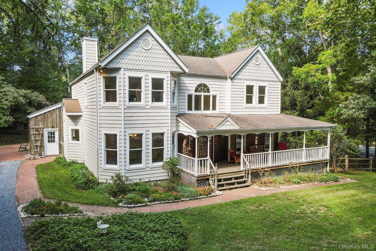 Backyard, Exterior, Facade, Queen Anne Victorian