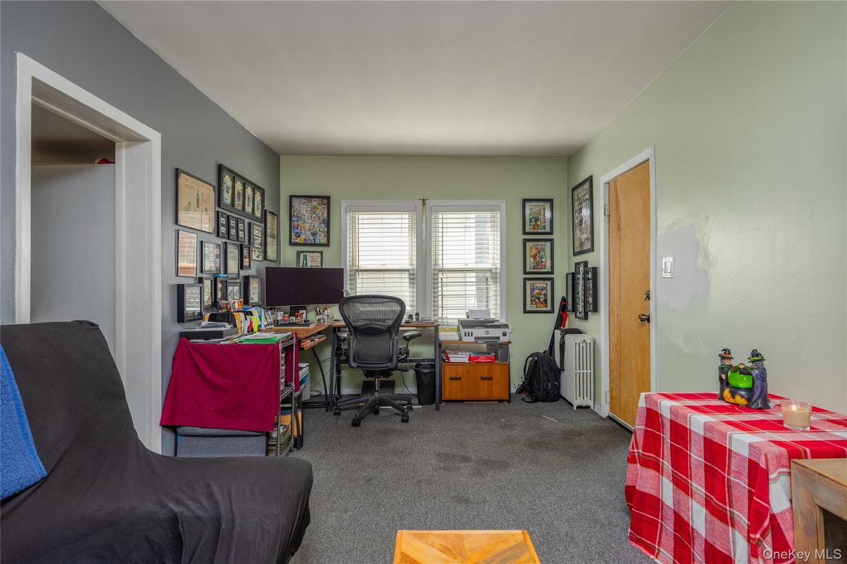Home Office, Interior