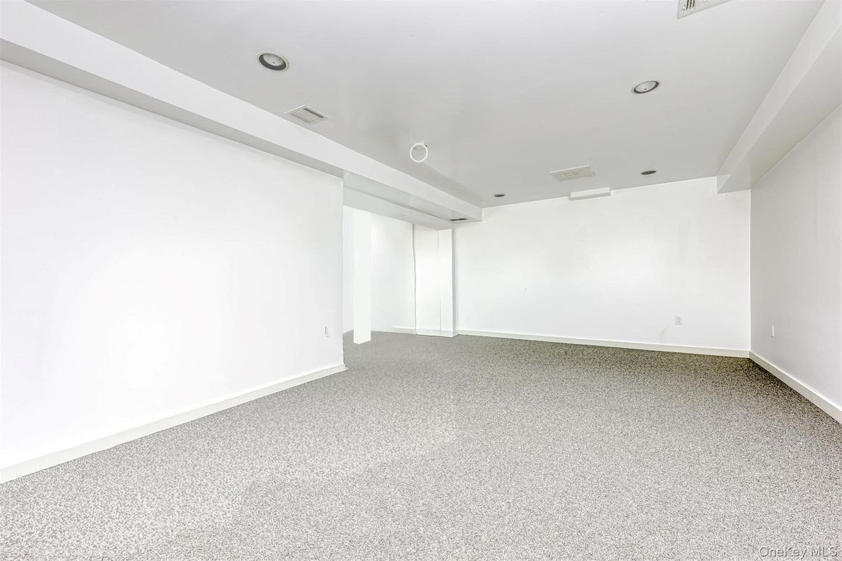 Empty room, Interior, Recessed Lighting