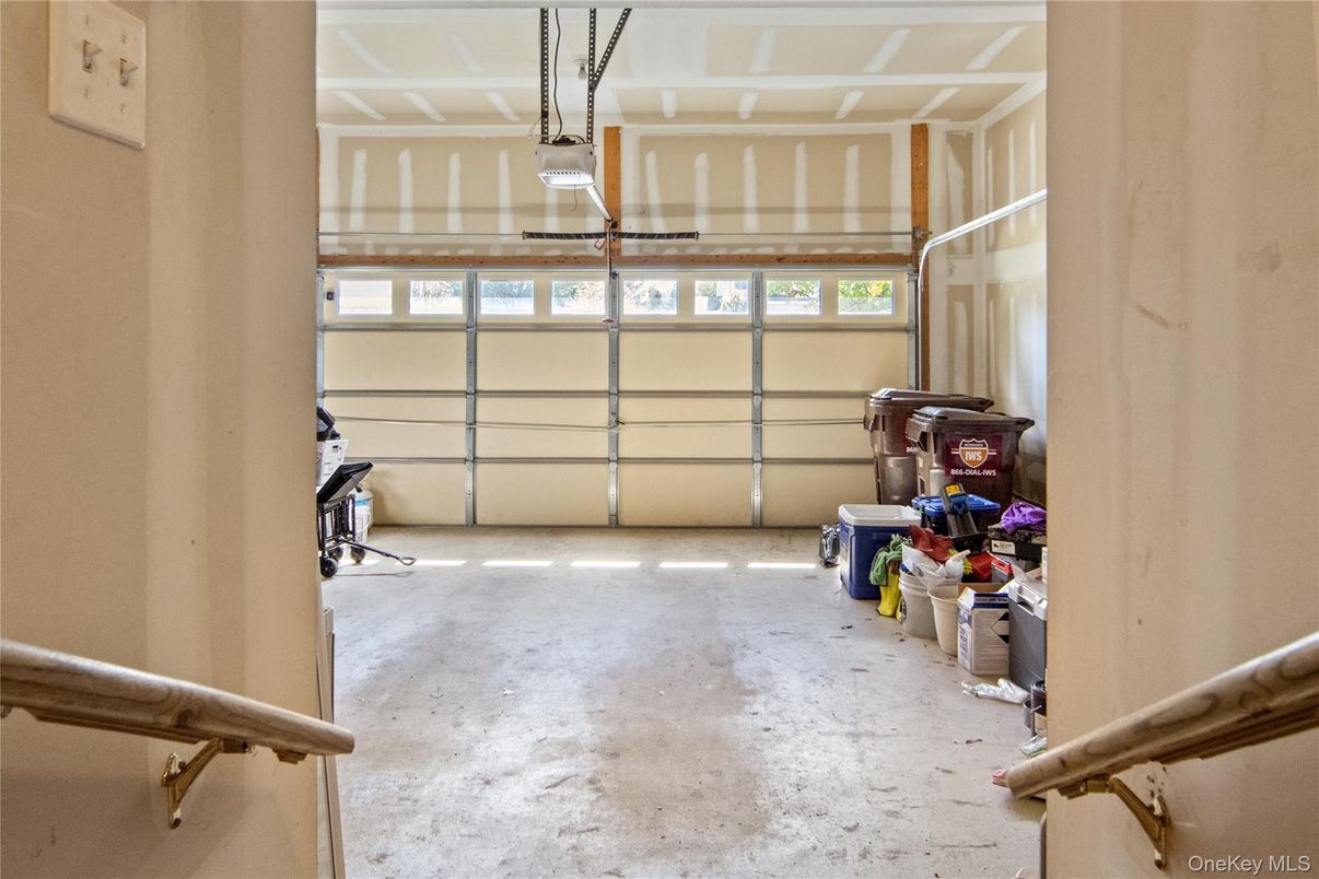Garage, Interior
