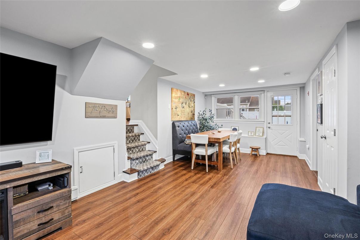 Dining room, Interior, Recessed Lighting, Wood Texture Flooring