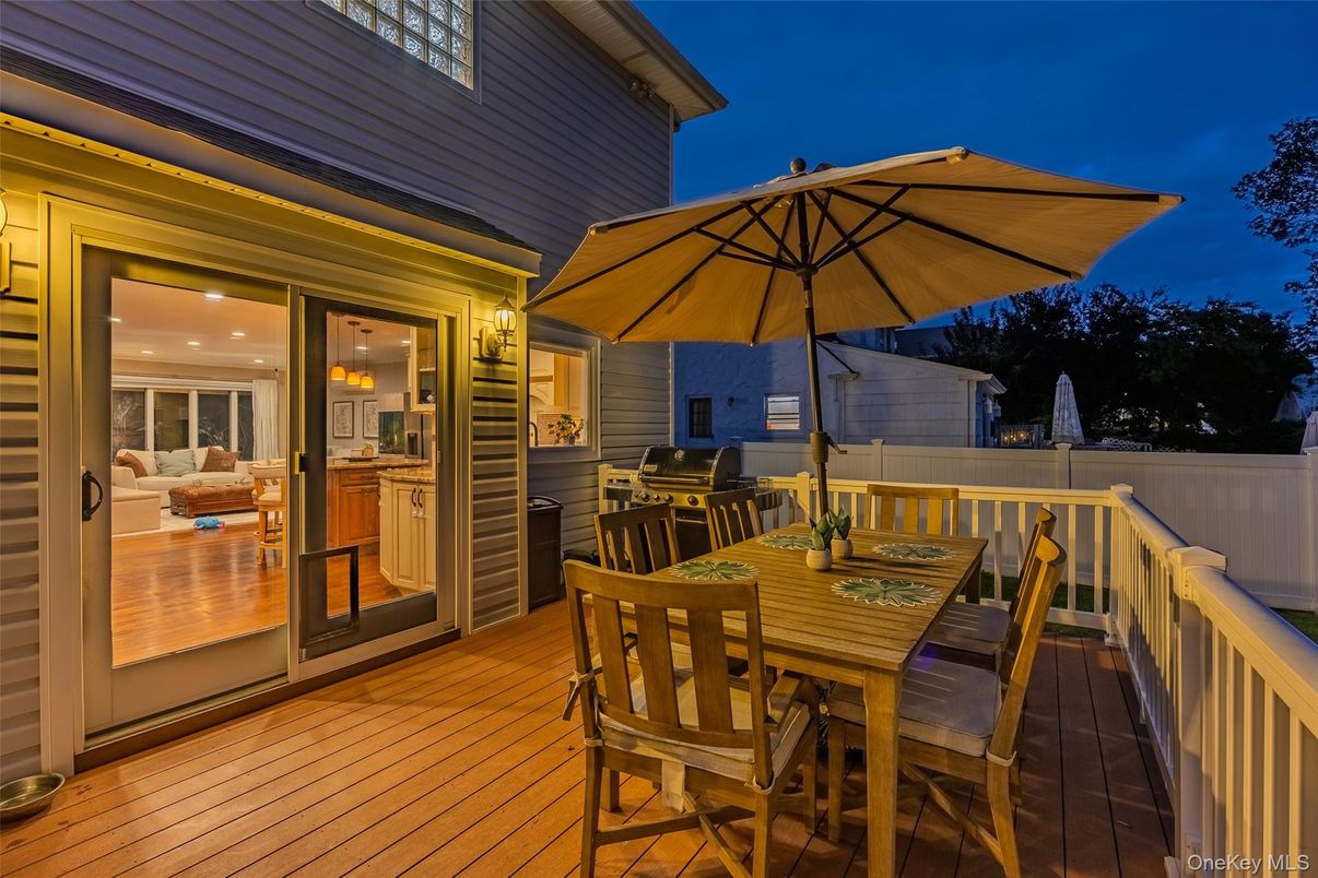 Exterior, Outdoor Kitchen