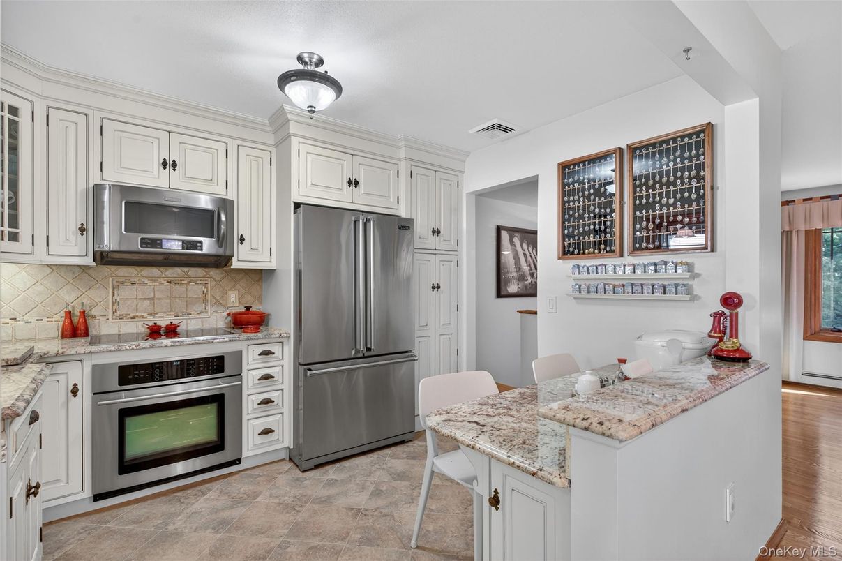 Interior, Kitchen, Stainless Steel Appliances