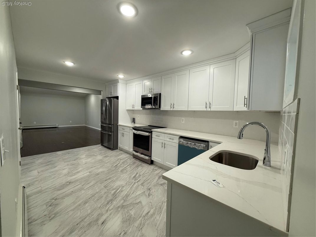 Interior, Kitchen, Marble, Recessed Lighting