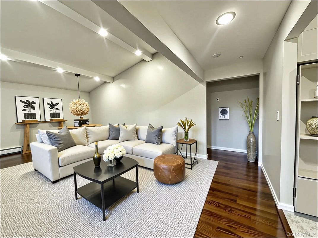 Interior, Living room, Recessed Lighting, Wood Texture Flooring