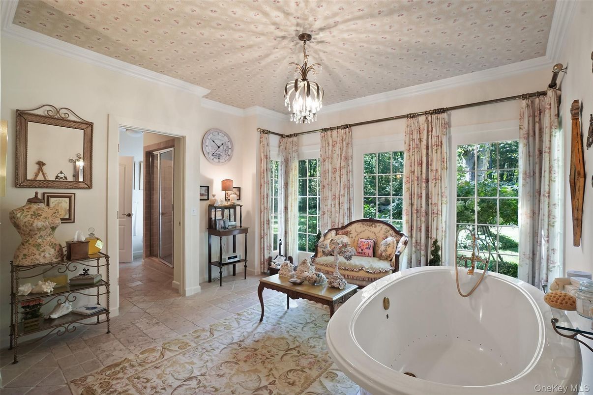 Bathroom, Chandelier, Free Standing Baths, Interior, Pendant Lights