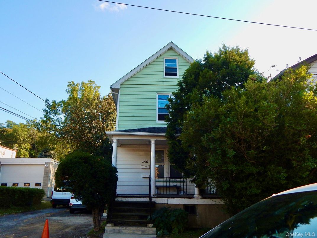 Exterior, Facade, Queen Anne Victorian