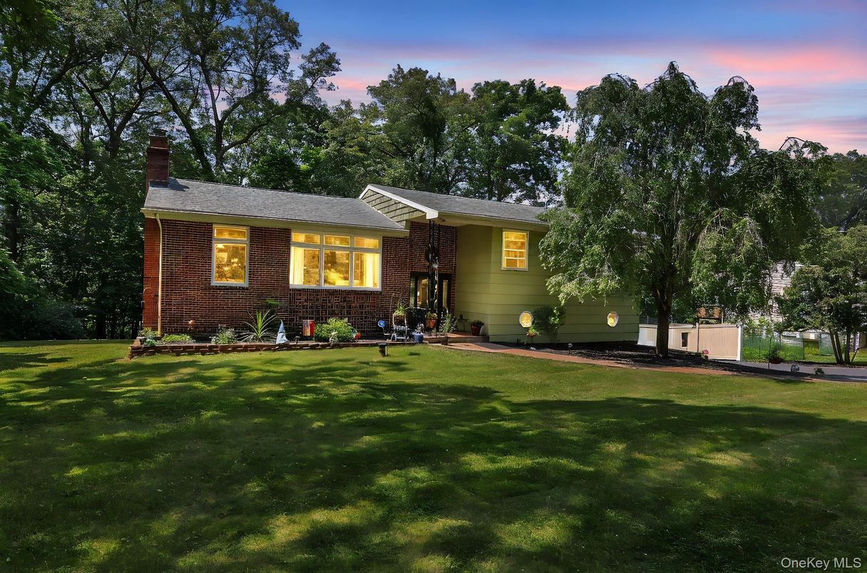 Backyard, Exterior, Facade, Brick Facade, Split Level