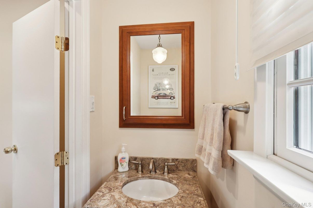 Bathroom, Interior, Pendant Lights