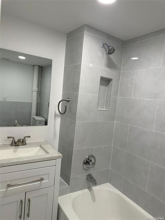 Bathroom, Interior, Recessed Lighting