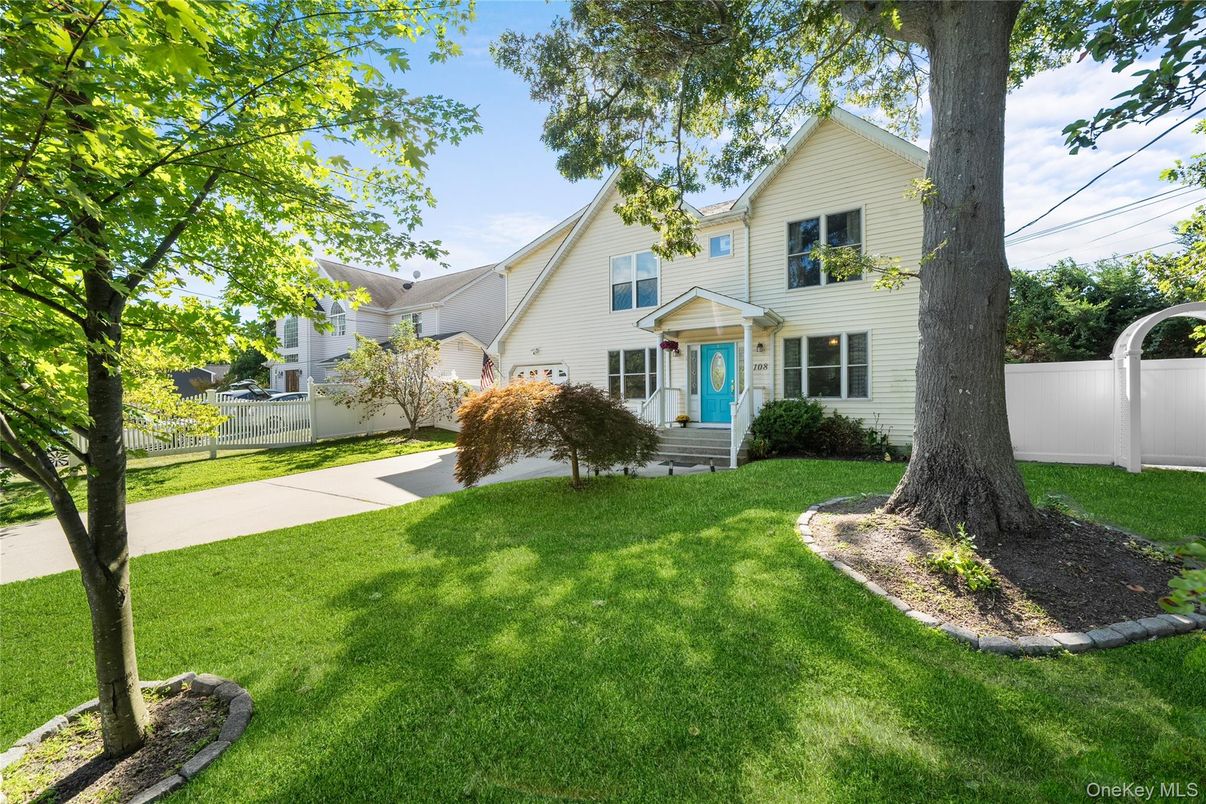 Backyard, Exterior, Facade, Farmhouse