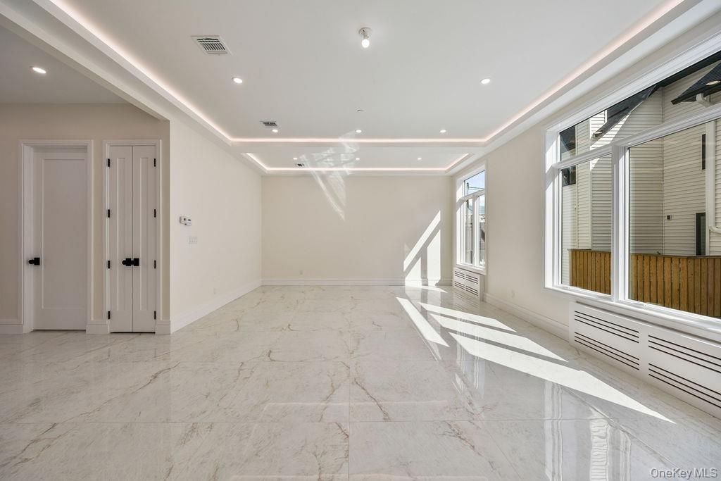 Empty room, Interior, Marble, Recessed Lighting