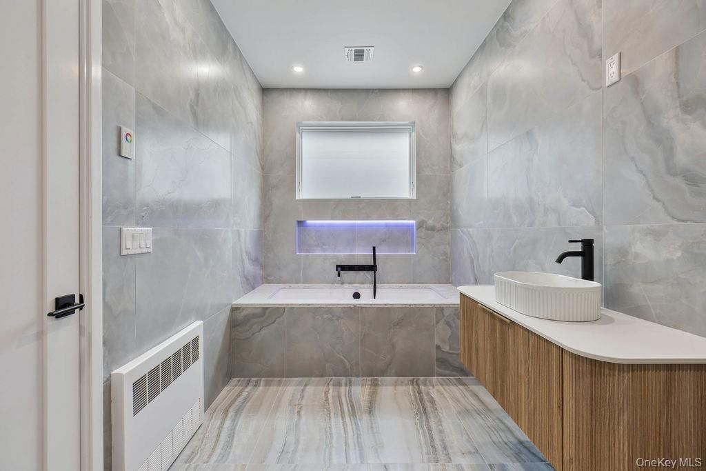 Bathroom, Interior, Marble Walls, Recessed Lighting