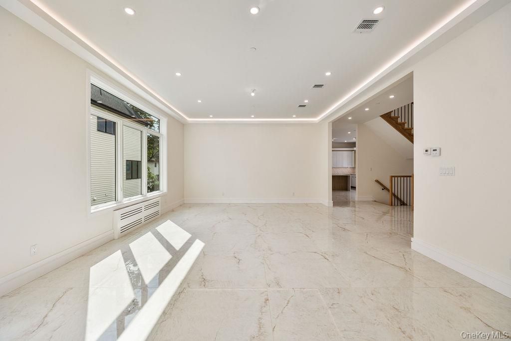 Empty room, Interior, Recessed Lighting