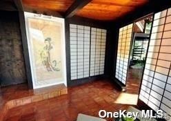 Empty room, Interior, Wooden Ceilings