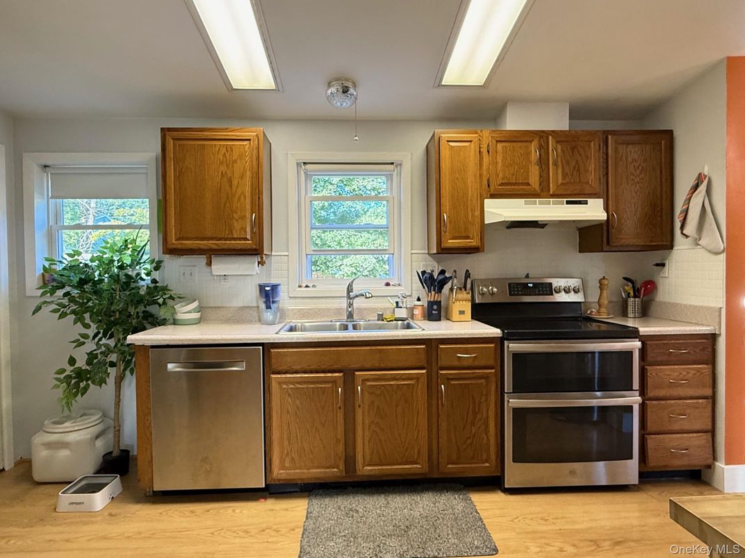 Interior, Kitchen, Stainless Steel Appliances, Wood Texture Flooring