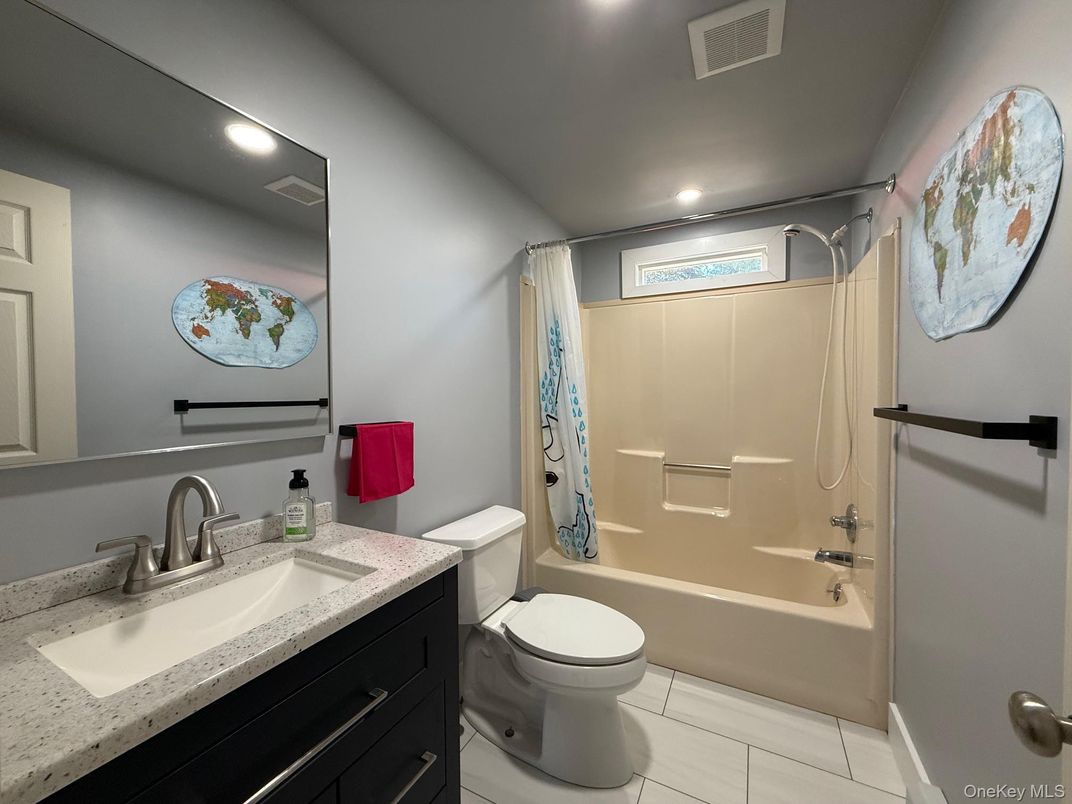 Bathroom, Interior, Recessed Lighting