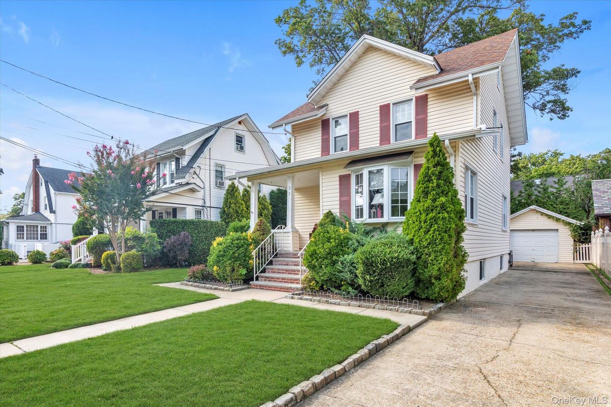 Detached Garage, Exterior, Facade, Queen Anne Victorian