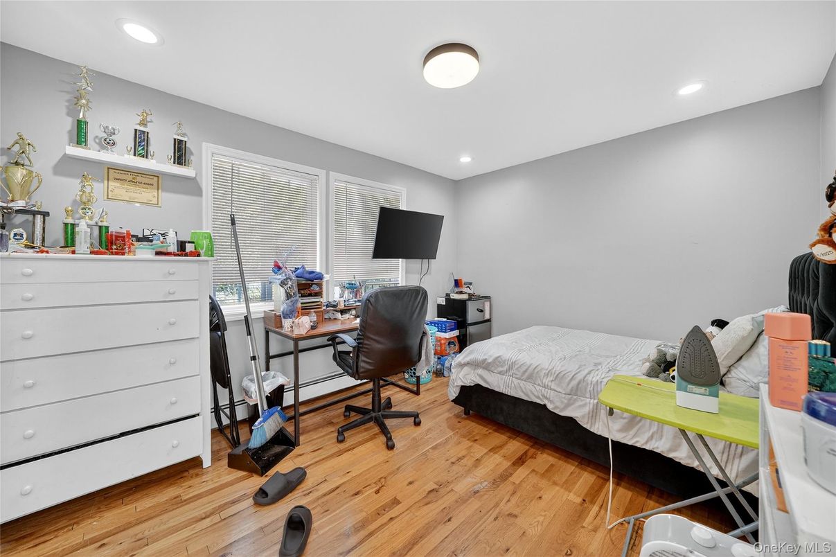 Bedroom, Home Office, Interior, Recessed Lighting, Wood Texture Flooring