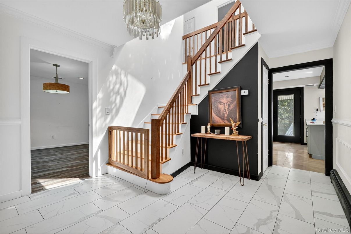 Chandelier, Interior, Marble, Recessed Lighting, Wood Texture Flooring