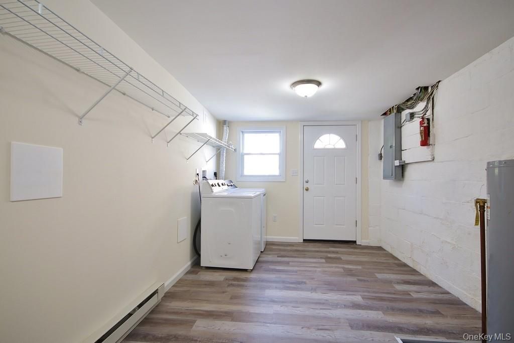 Interior, Washer, Wood Texture Flooring