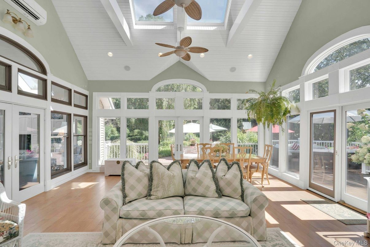 Dining room, Interior, Recessed Lighting, Sun Room, Wood Texture Flooring