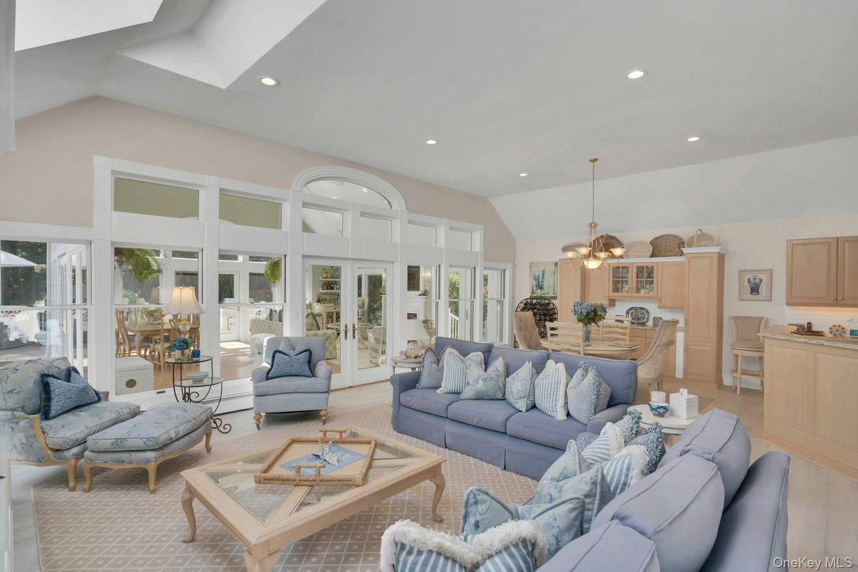 Dining room, Interior, Living room, Recessed Lighting