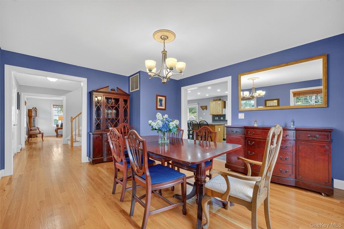 Chandelier, Dining room, Interior, Recessed Lighting, Wood Texture Flooring