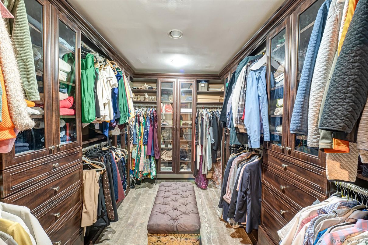 Interior, Recessed Lighting, Walk-in Closets