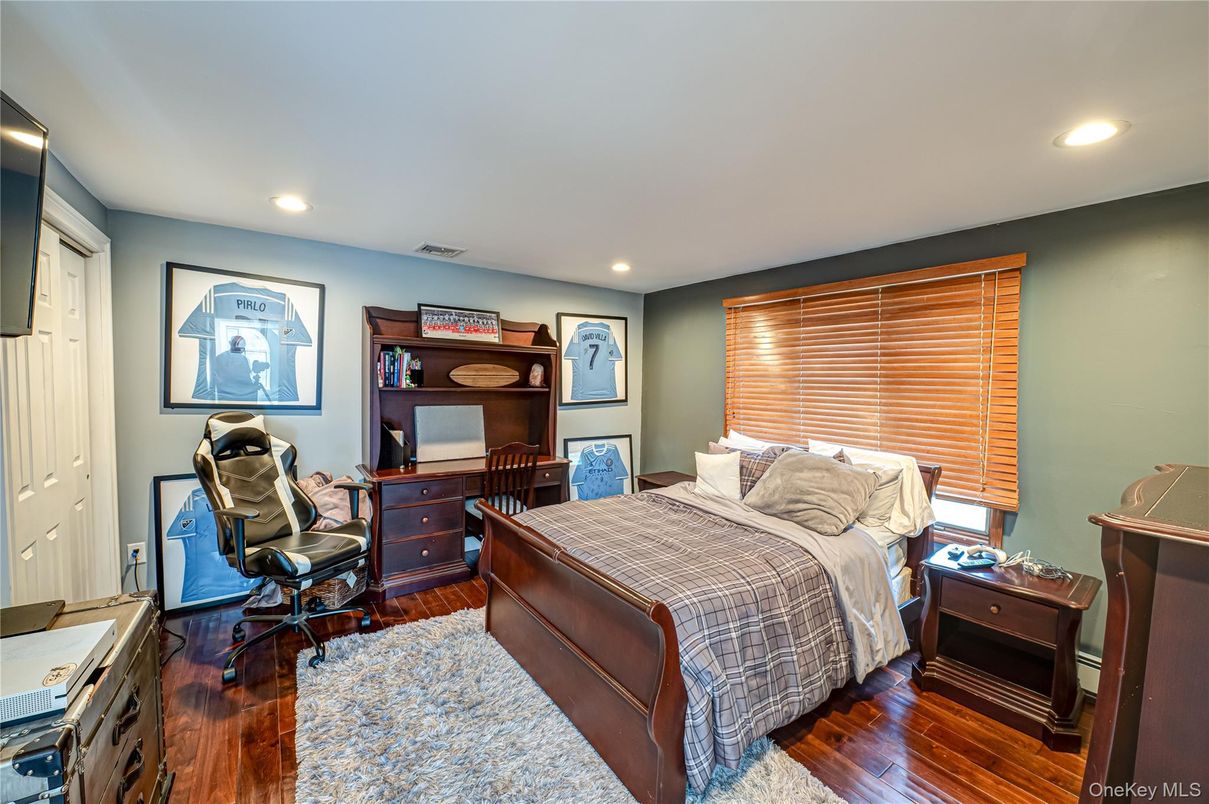 Bedroom, Home Office, Interior, Recessed Lighting, Wood Texture Flooring