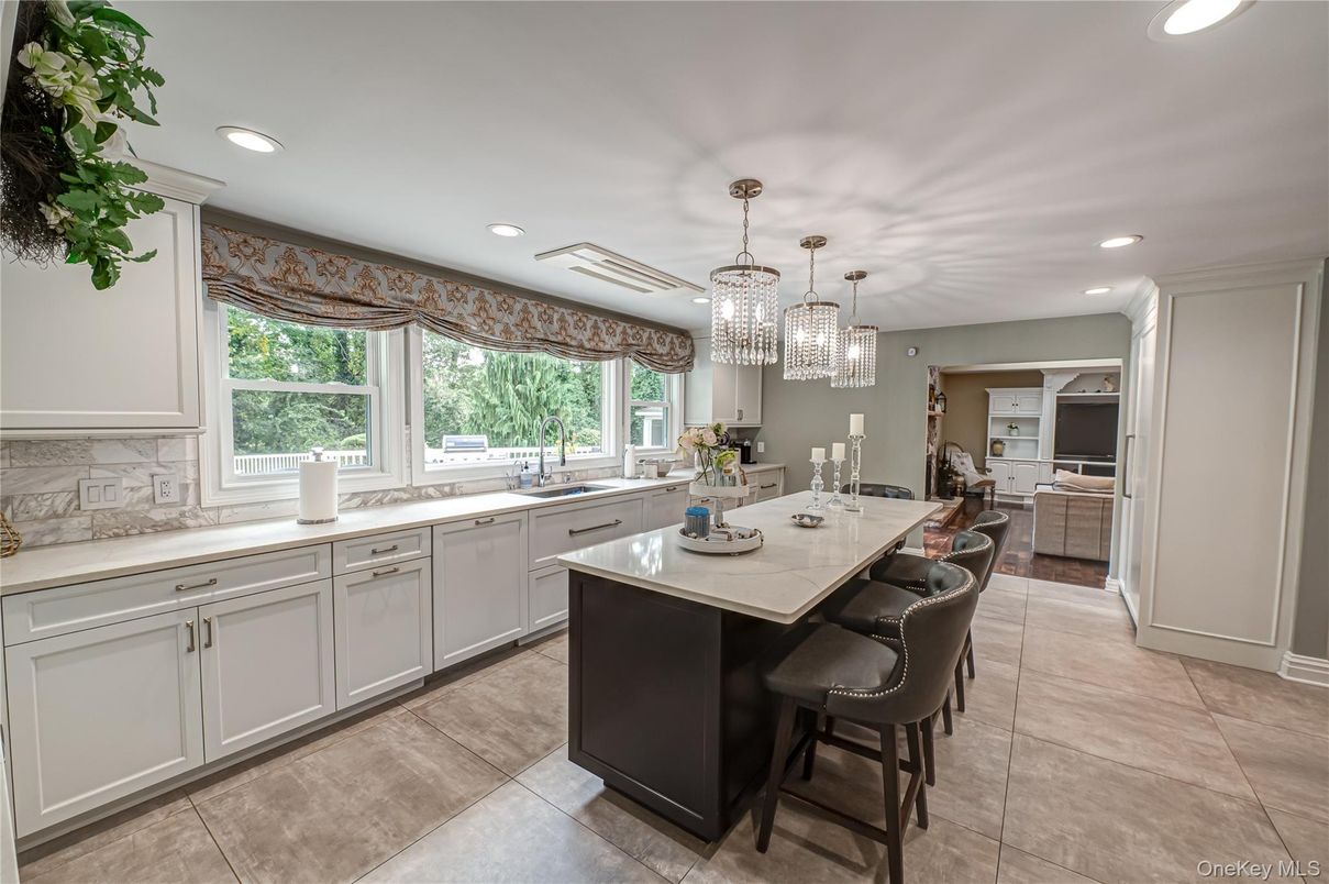 Chandelier, Dining room, Interior, Kitchen, Recessed Lighting