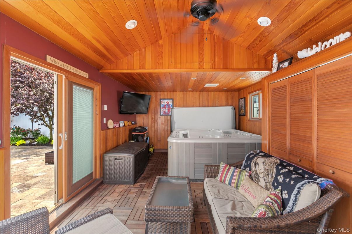 Exterior, Hot Tub, Wooden Ceilings, Wooden Walls