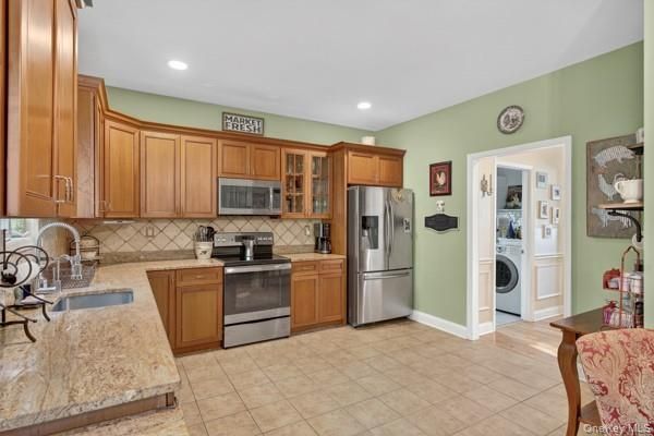 Interior, Kitchen, Recessed Lighting, Stainless Steel Appliances, Washer