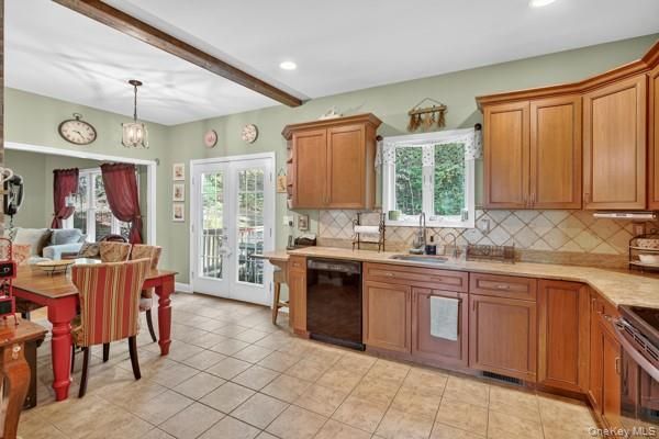 Dining room, Interior, Kitchen, Pendant Lights, Recessed Lighting, Wooden Beams