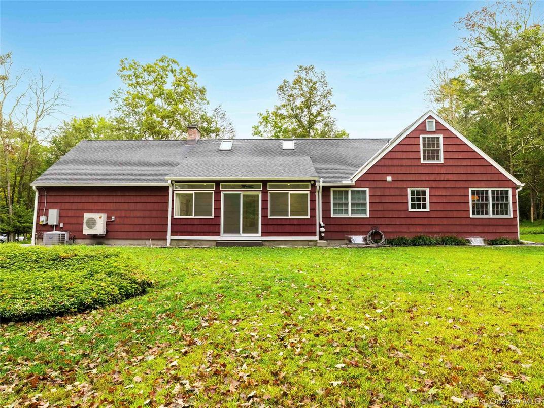 Backyard, Exterior, Facade, Cape Cod
