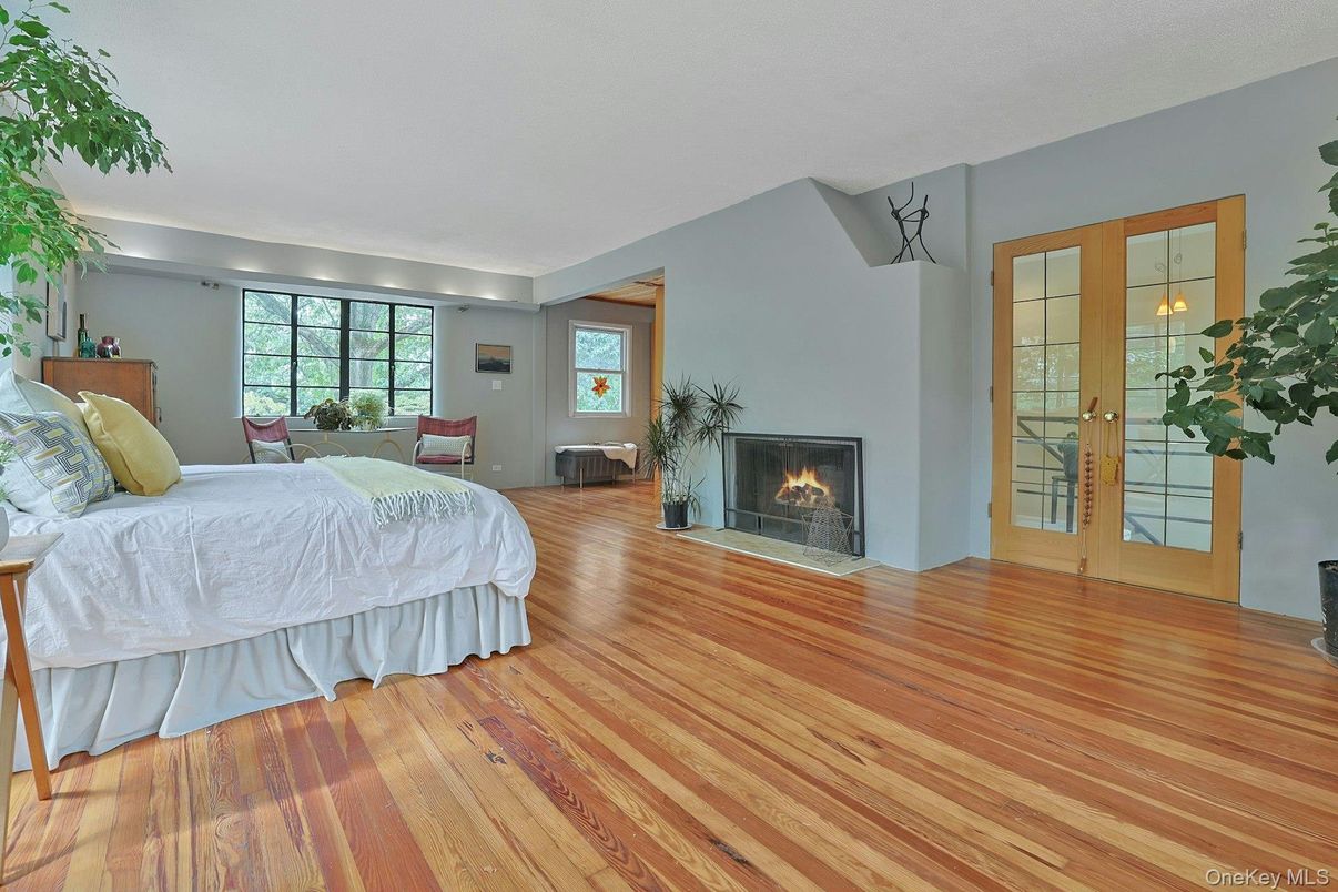 Bedroom, Fireplace, Interior, Wood Texture Flooring