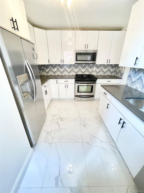 Interior, Kitchen, Marble, Stainless Steel Appliances