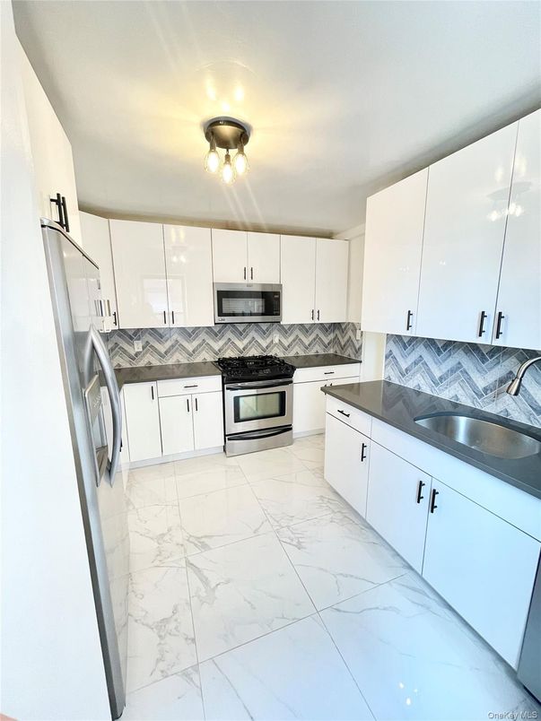 Interior, Kitchen, Marble, Stainless Steel Appliances