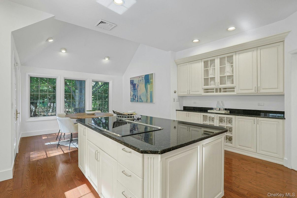 Dining room, Interior, Kitchen, Recessed Lighting, Wood Texture Flooring