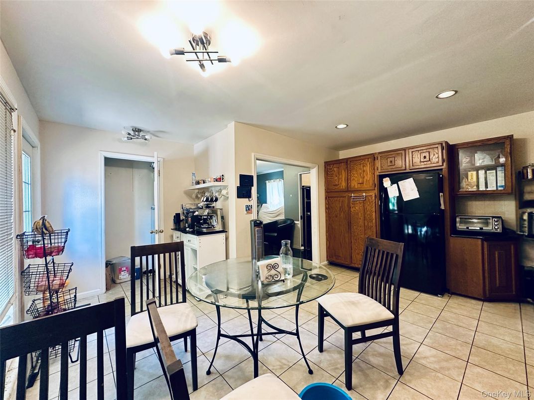 Dining room, Interior, Recessed Lighting