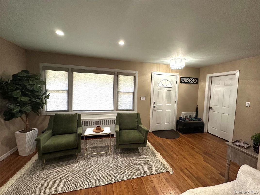Chandelier, Interior, Living room, Recessed Lighting, Wood Texture Flooring