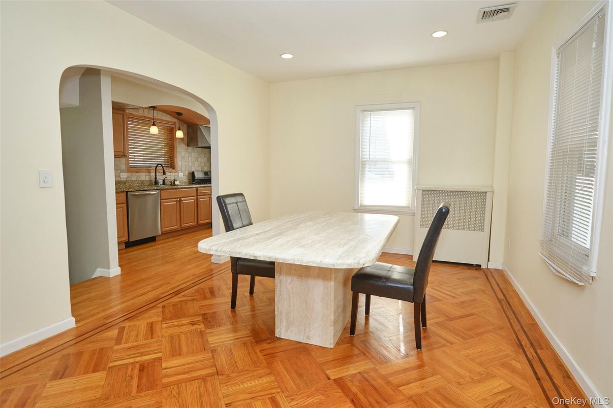 Dining room, Interior, Kitchen, Pendant Lights, Recessed Lighting, Wood Texture Flooring