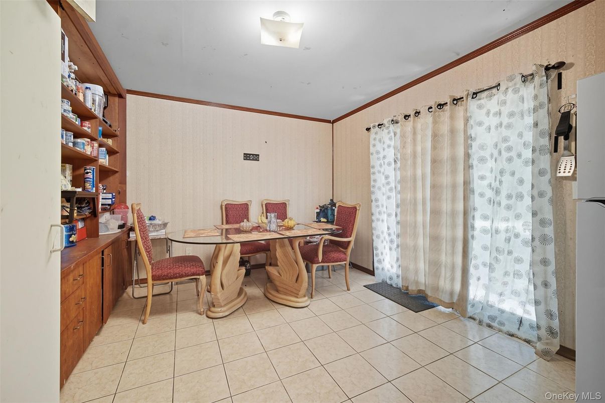 Dining room, Interior