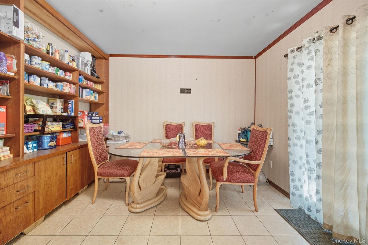 Dining room, Interior
