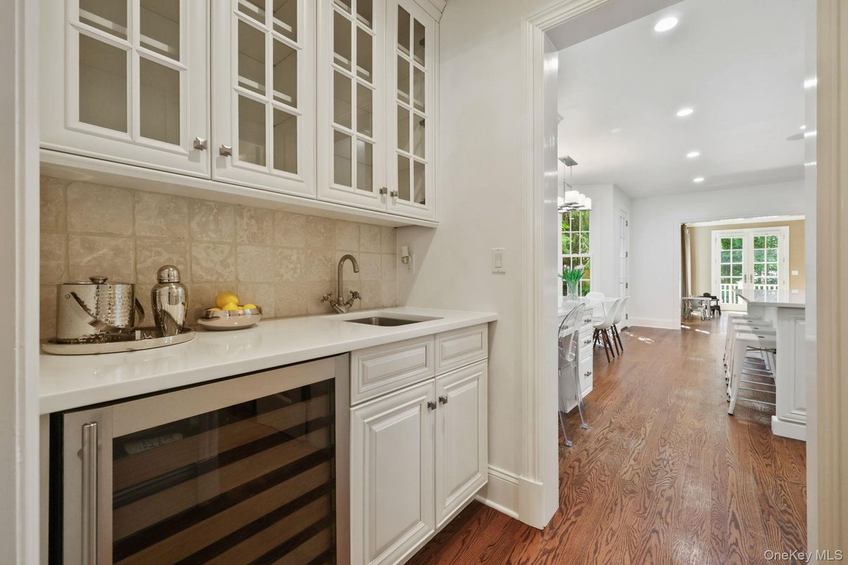 Dining room, Interior, Kitchen, Recessed Lighting, Wood Texture Flooring