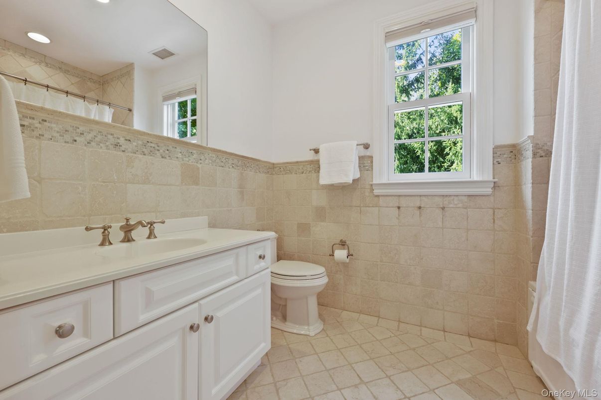 Bathroom, Interior, Recessed Lighting