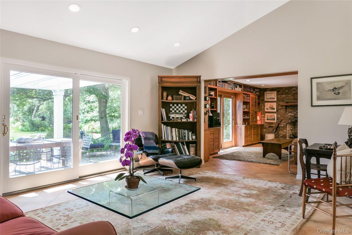 Interior, Living room, Recessed Lighting, Stone Walls