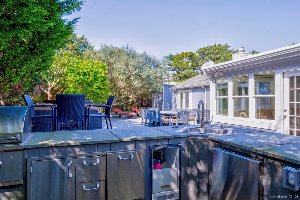 Exterior, Outdoor Kitchen