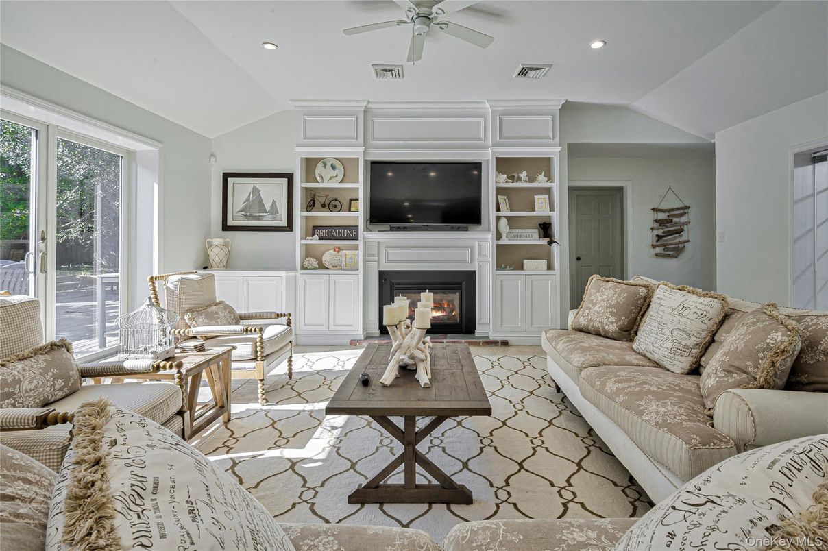 Fireplace, Interior, Living room, Recessed Lighting
